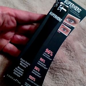 IT SUPERHERO MASCARA. NIB